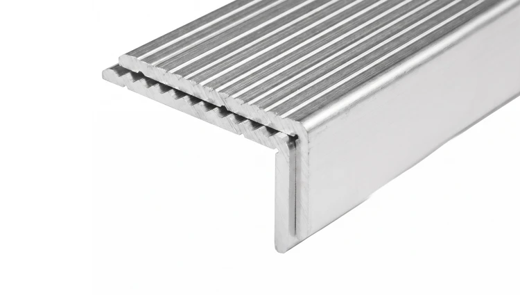 Cornier aluminiu cu aripi inegale 40×20×2,6 mm – profil L, lungime 2000 mm 001-702 (3)